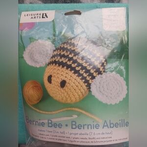 Leisure Arts Crochet kit Pudgies "Bernie Bee", NON English Instructions New Open